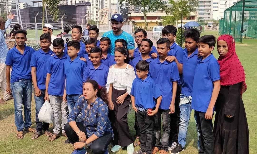 Sarthi Family with Yusuf Pathan